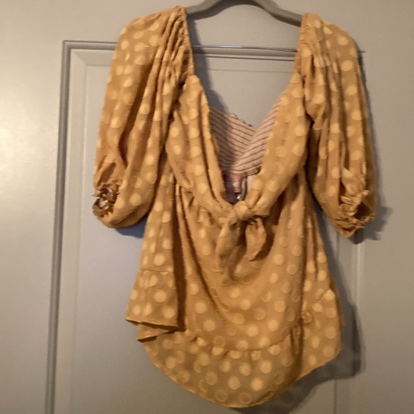 Show Me Your Mumu: Nita Off-the-Shoulder Tie-Front Top - Gold Dot| Sz L - Picture 5 of 11